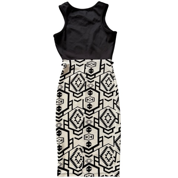 Papaya Black Sleeveless Geometric Bodycon Dress Black White Size S - Picture 2 of 7